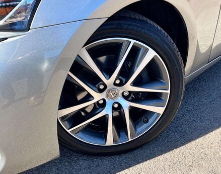 Lexus Is 2.5 IS 300h Advance CVT 4dr 3