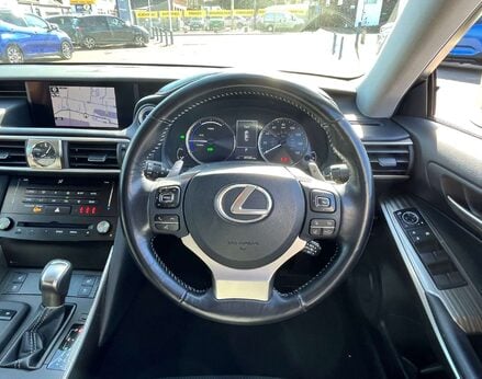 Lexus Is 2.5 IS 300h Advance CVT 4dr 19