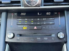 Lexus Is 2.5 IS 300h Advance CVT 4dr 42