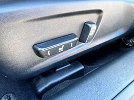 Lexus Is 2.5 IS 300h Advance CVT 4dr 60