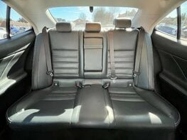 Lexus Is 2.5 IS 300h Advance CVT 4dr 62