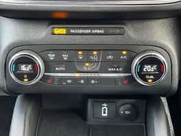 Ford Focus 1.5 Focus Titanium Auto 5dr 54