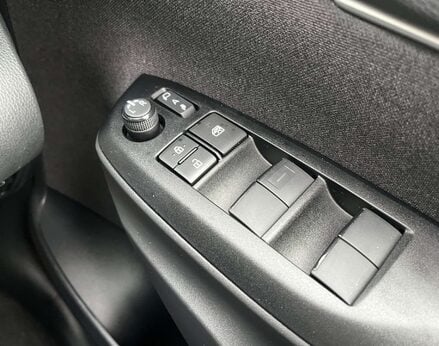 Mazda 2 Hybrid 1.5 Mazda2 Hybrid Select CVT 5dr 63