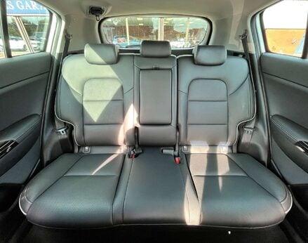 Kia Sportage 1.6 Sportage 4 CRDi ISG MHEV 4x4 Semi-Auto 4WD 5dr 79