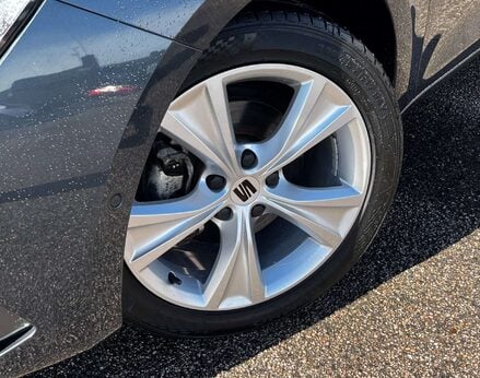 SEAT Leon 1.5 Leon FR eTSI Semi-Auto 5dr 3