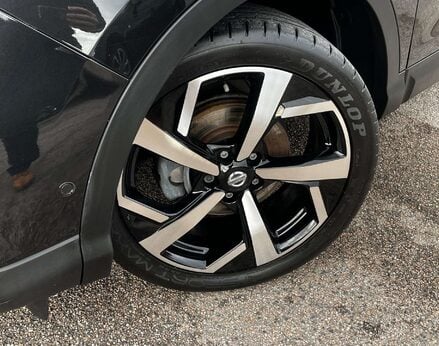 Nissan Qashqai 1.3 Qashqai Tekna DiG-T Semi-Auto 5dr 3