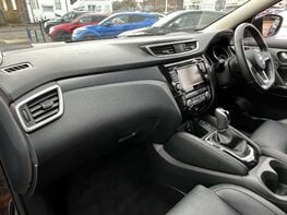 Nissan Qashqai 1.3 Qashqai Tekna DiG-T Semi-Auto 5dr 17