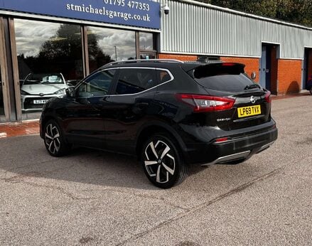 Nissan Qashqai 1.3 Qashqai Tekna DiG-T Semi-Auto 5dr 9