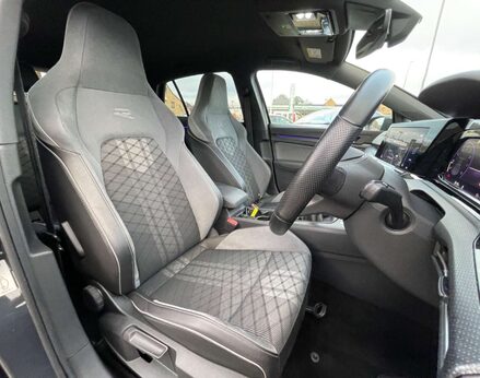 Volkswagen Golf 1.5 Golf R-Line TSI 5dr 68