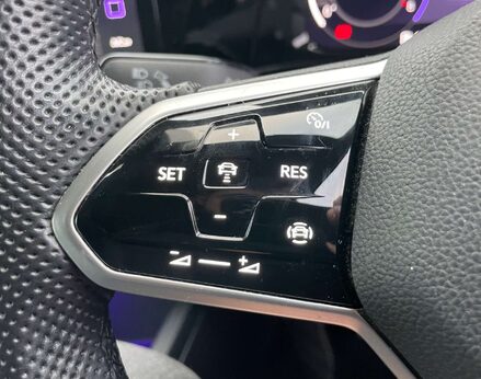 Volkswagen Golf 1.5 Golf R-Line TSI 5dr 61