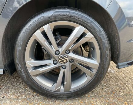 Volkswagen Golf 1.5 Golf R-Line TSI 5dr 16