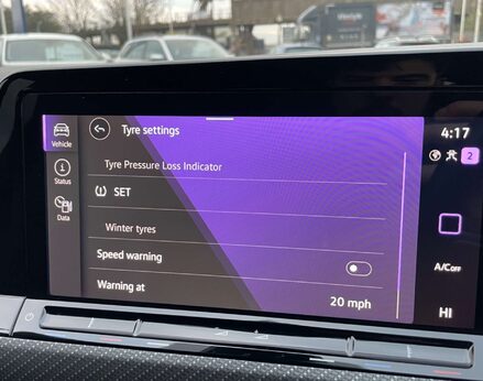 Volkswagen Golf 1.5 Golf R-Line TSI 5dr 42