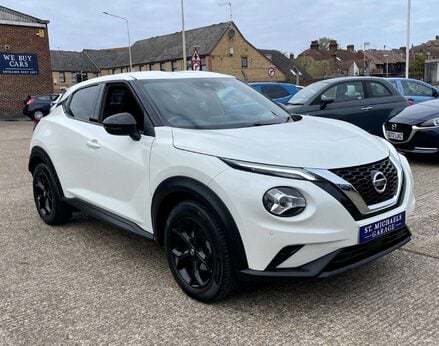 Nissan Juke 1.0 Juke N-Connecta DiG-T 5dr 4