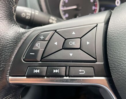 Nissan Juke 1.0 Juke N-Connecta DiG-T 5dr 51