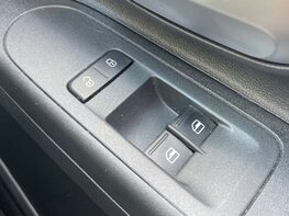 SEAT Mii 1.0 Mii Design 5dr 38