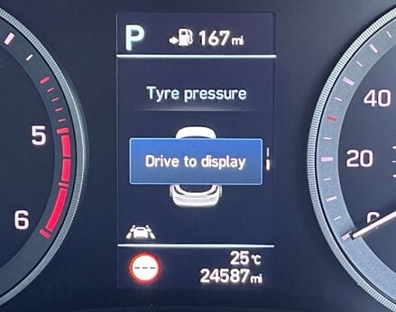 Hyundai TUCSON 1.6 Tucson Premium SE48v MHEV CRDi 2WD Semi-Auto 5dr 32