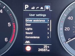 Hyundai TUCSON 1.6 Tucson Premium SE48v MHEV CRDi 2WD Semi-Auto 5dr 33