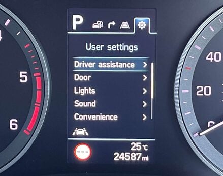 Hyundai TUCSON 1.6 Tucson Premium SE48v MHEV CRDi 2WD Semi-Auto 5dr 33