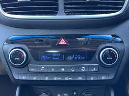Hyundai TUCSON 1.6 Tucson Premium SE48v MHEV CRDi 2WD Semi-Auto 5dr 52