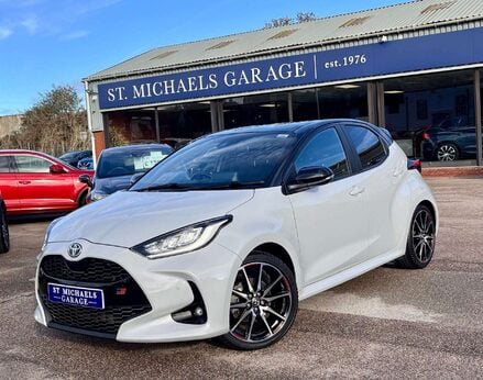 Toyota Yaris 1.5 Yaris GR Sport HEV CVT 5dr 1