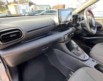 Toyota Yaris 1.5 Yaris GR Sport HEV CVT 5dr 17