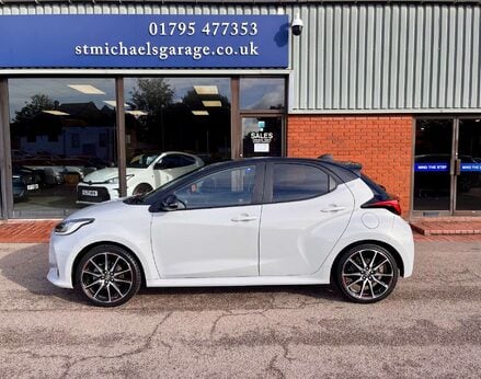 Toyota Yaris 1.5 Yaris GR Sport HEV CVT 5dr 11