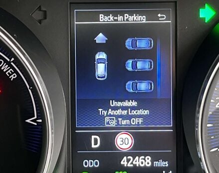 Toyota C-HR 2.0 C-HR Design HEV CVT 5dr 33