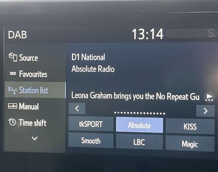 Toyota C-HR 2.0 C-HR Design HEV CVT 5dr 42