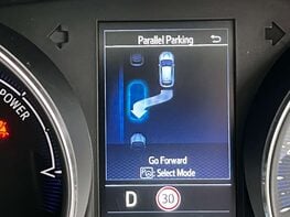 Toyota C-HR 2.0 C-HR Design HEV CVT 5dr 30