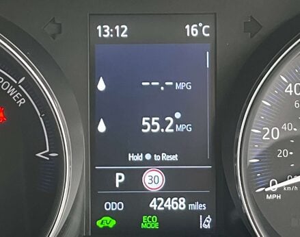 Toyota C-HR 2.0 C-HR Design HEV CVT 5dr 26