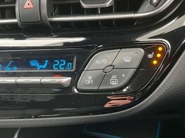 Toyota C-HR 2.0 C-HR Design HEV CVT 5dr 47