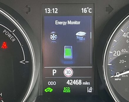 Toyota C-HR 2.0 C-HR Design HEV CVT 5dr 22