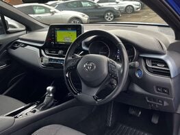 Toyota C-HR 2.0 C-HR Design HEV CVT 5dr 18