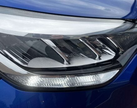 Toyota C-HR 2.0 C-HR Design HEV CVT 5dr 67