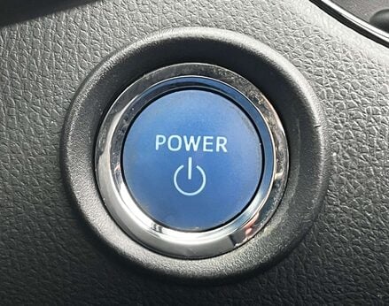 Toyota C-HR 2.0 C-HR Design HEV CVT 5dr 50