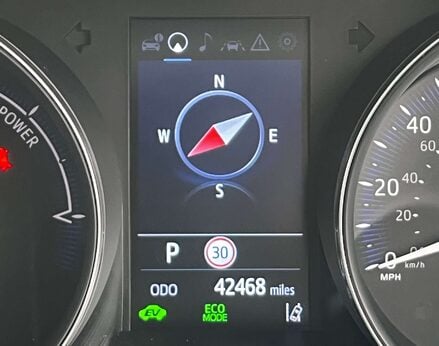 Toyota C-HR 2.0 C-HR Design HEV CVT 5dr 27