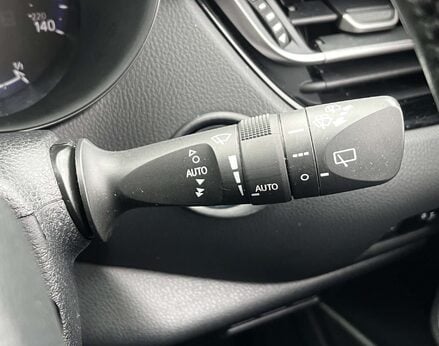 Toyota C-HR 2.0 C-HR Design HEV CVT 5dr 54