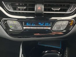 Toyota C-HR 2.0 C-HR Design HEV CVT 5dr 45