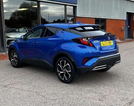 Toyota C-HR 2.0 C-HR Design HEV CVT 5dr 9