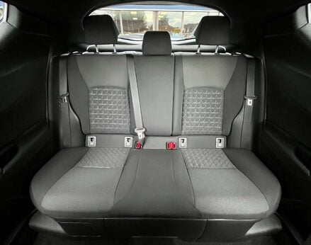 Toyota C-HR 2.0 C-HR Design HEV CVT 5dr 61