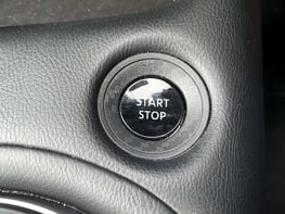 Nissan Juke 1.6 Juke Tekna HEV CVT 5dr 50