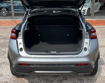 Nissan Juke 1.6 Juke Tekna HEV CVT 5dr 65