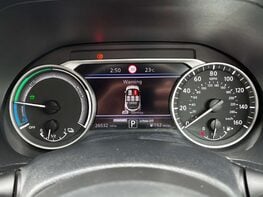 Nissan Juke 1.6 Juke Tekna HEV CVT 5dr 21