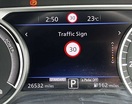 Nissan Juke 1.6 Juke Tekna HEV CVT 5dr 31