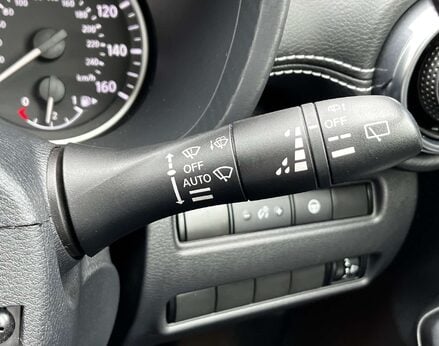 Nissan Juke 1.6 Juke Tekna HEV CVT 5dr 58