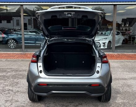 Nissan Juke 1.6 Juke Tekna HEV CVT 5dr 64