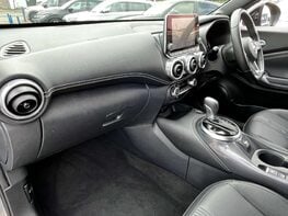 Nissan Juke 1.6 Juke Tekna HEV CVT 5dr 17