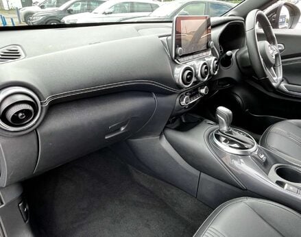 Nissan Juke 1.6 Juke Tekna HEV CVT 5dr 17