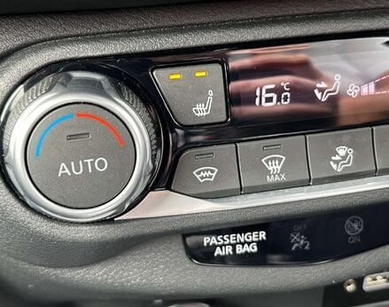 Nissan Juke 1.6 Juke Tekna HEV CVT 5dr 47