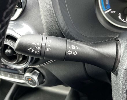 Nissan Juke 1.6 Juke Tekna HEV CVT 5dr 57